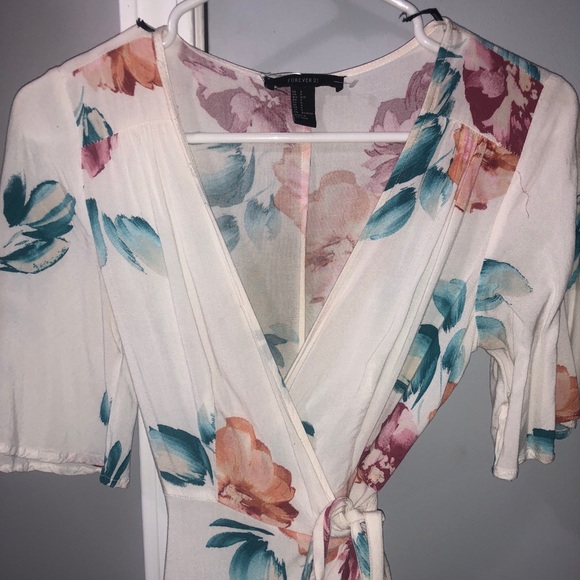 Floral wrap dress - Picture 2 of 4